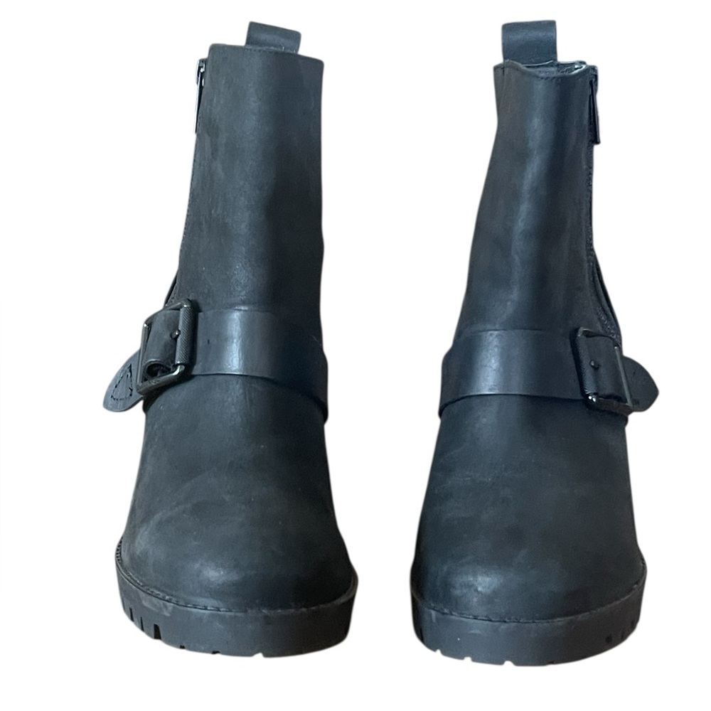 UGG “Fern” Moto waterproof buckle boots. Size 9 GUC - Picture 4 of 13